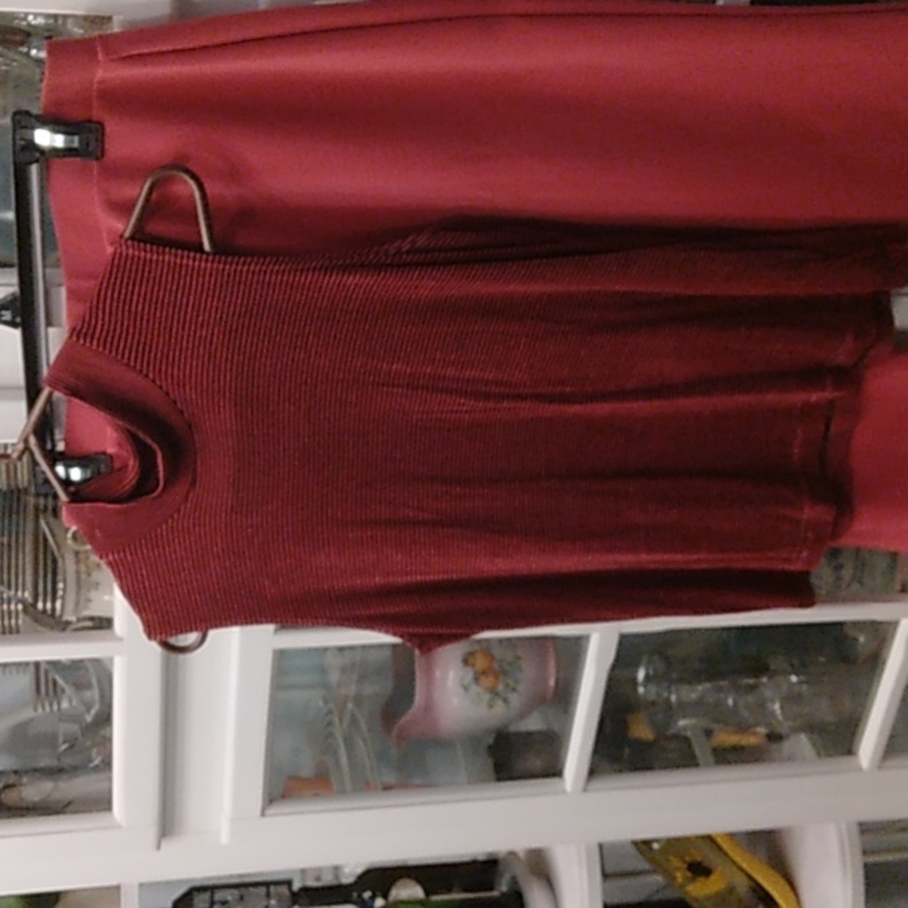 Women's Weekender Capri Set - Picture 5 of 6